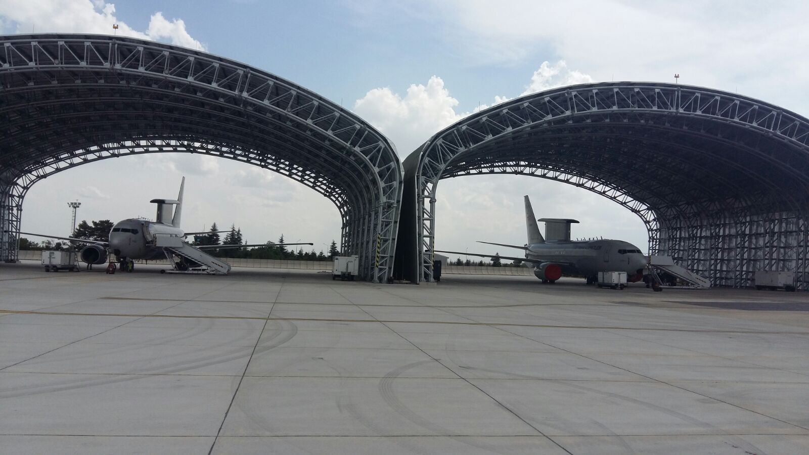 Uçak hangarları